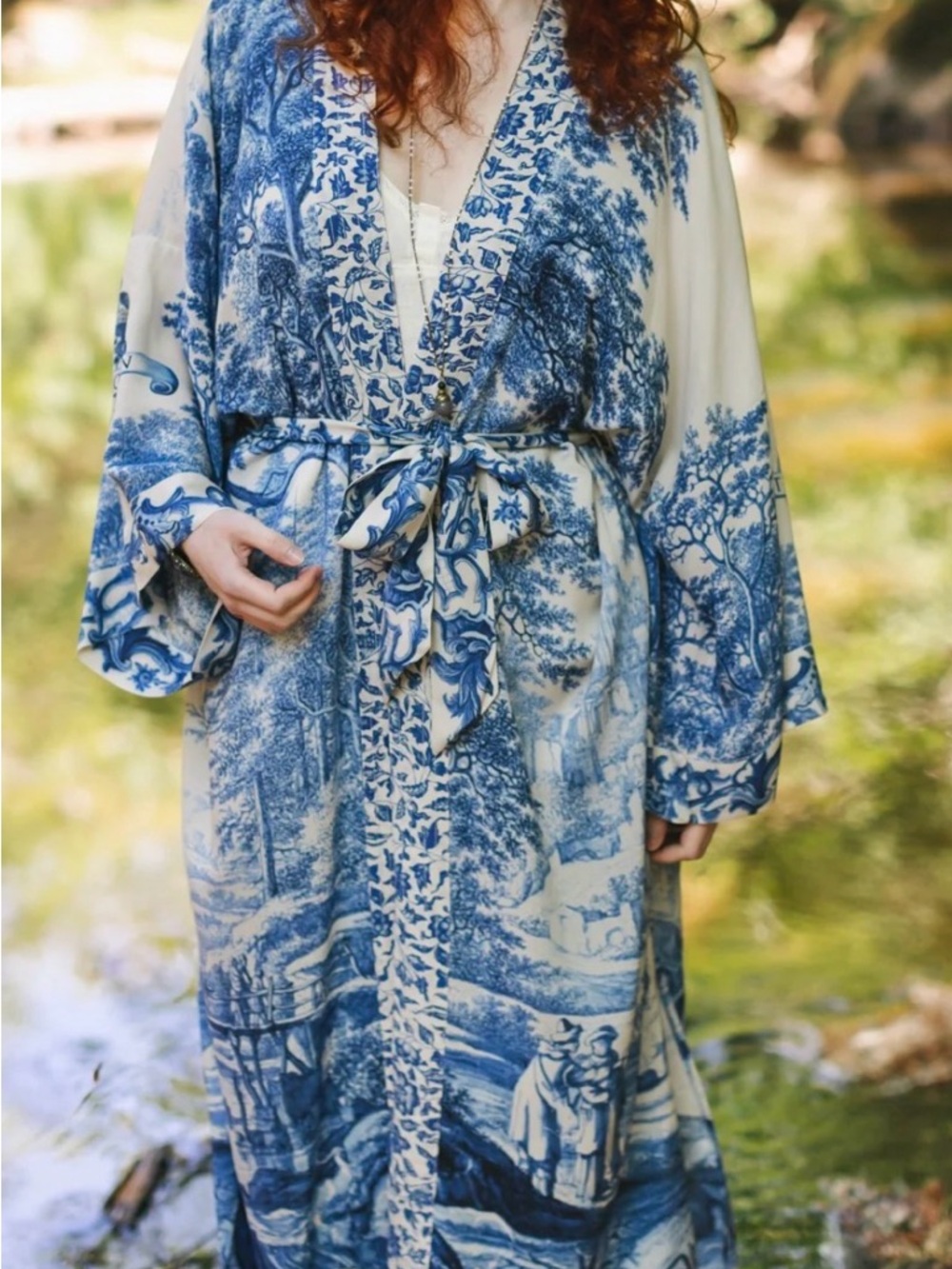 Market of Stars Let the Light In Blue & White Printed Kimono Robe - Women